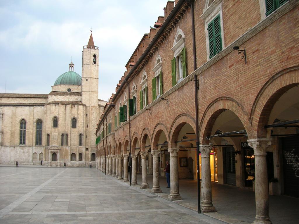 Dietro Piazza Ascoli Piceno Dış mekan fotoğraf